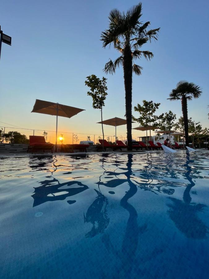 Hotel Qetesia-Te Indriti Velipoje Bagian luar foto