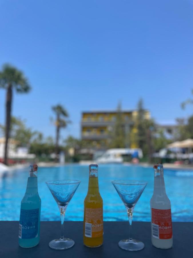 Hotel Qetesia-Te Indriti Velipoje Bagian luar foto