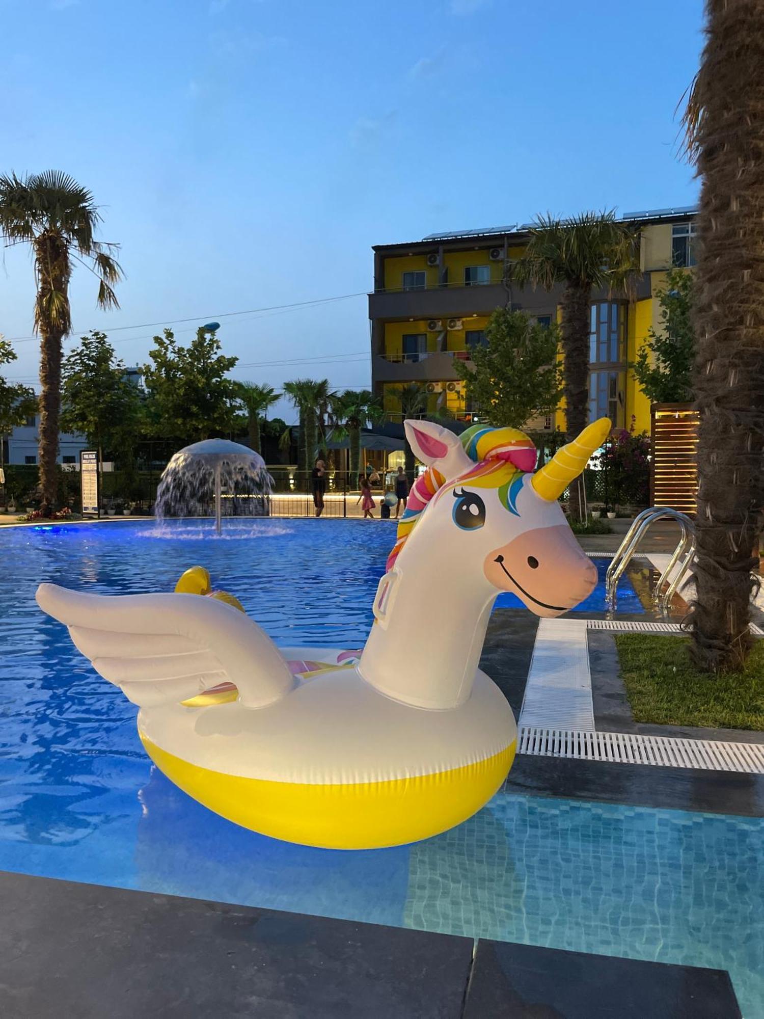 Hotel Qetesia-Te Indriti Velipoje Bagian luar foto