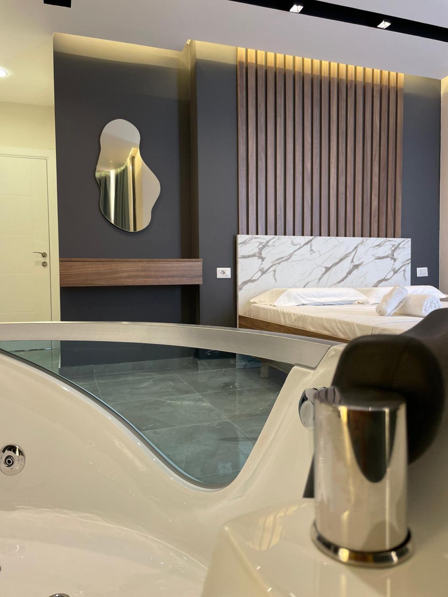 Hotel Qetesia-Te Indriti Velipoje Bagian luar foto