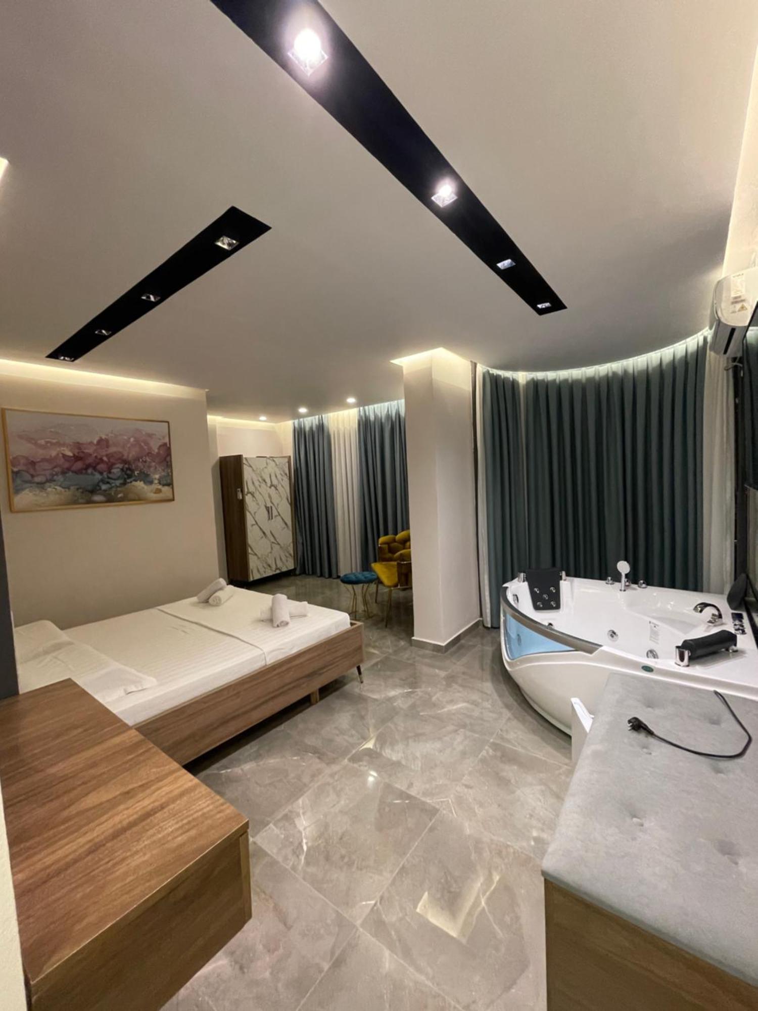 Hotel Qetesia-Te Indriti Velipoje Bagian luar foto