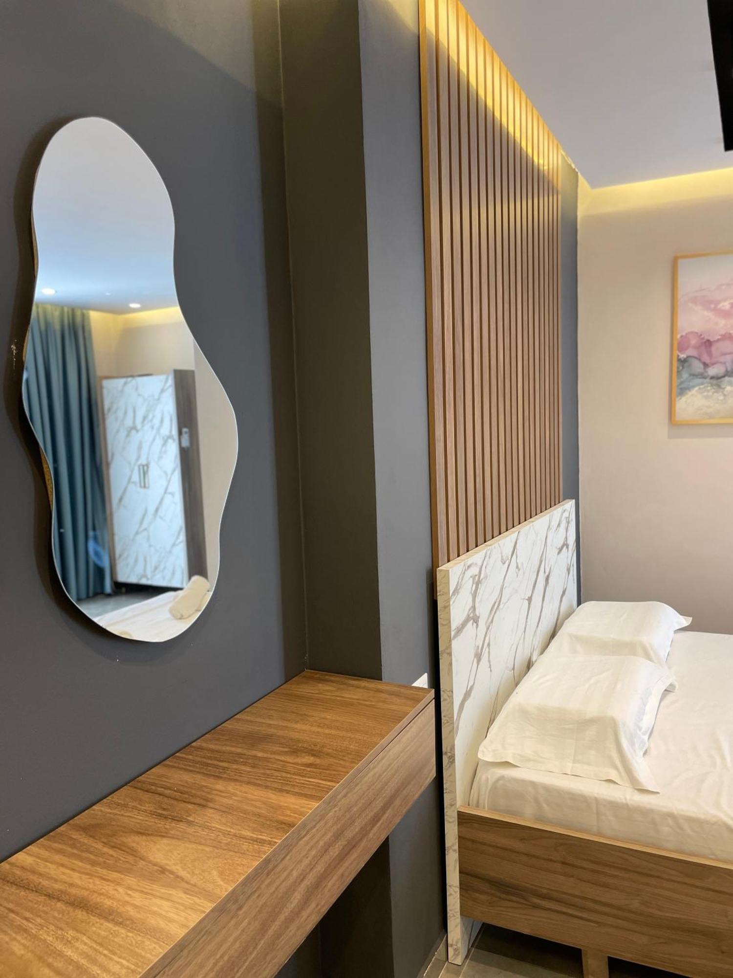 Hotel Qetesia-Te Indriti Velipoje Bagian luar foto
