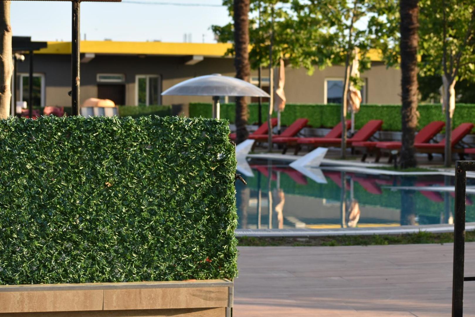 Hotel Qetesia-Te Indriti Velipoje Bagian luar foto