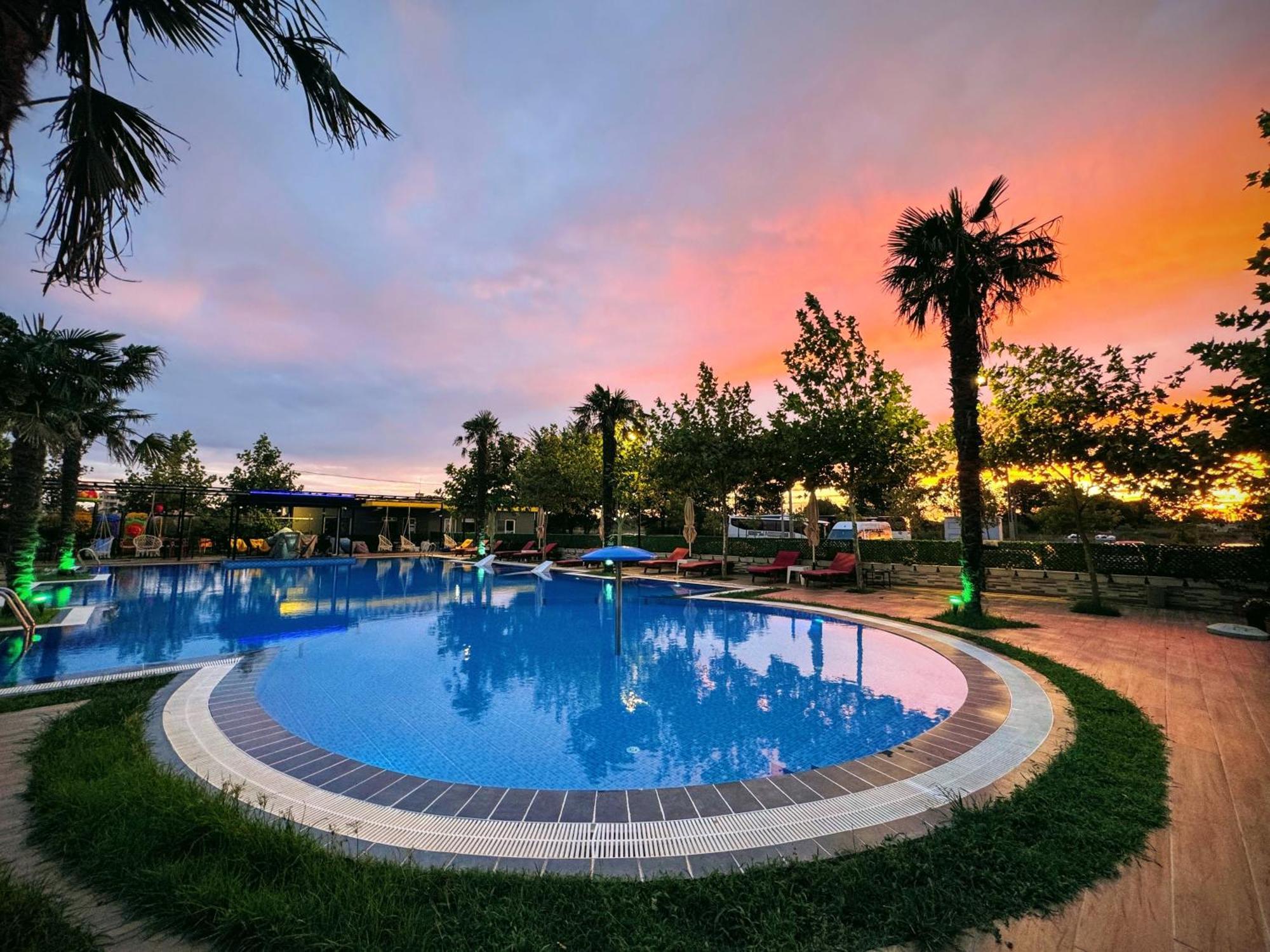 Hotel Qetesia-Te Indriti Velipoje Bagian luar foto