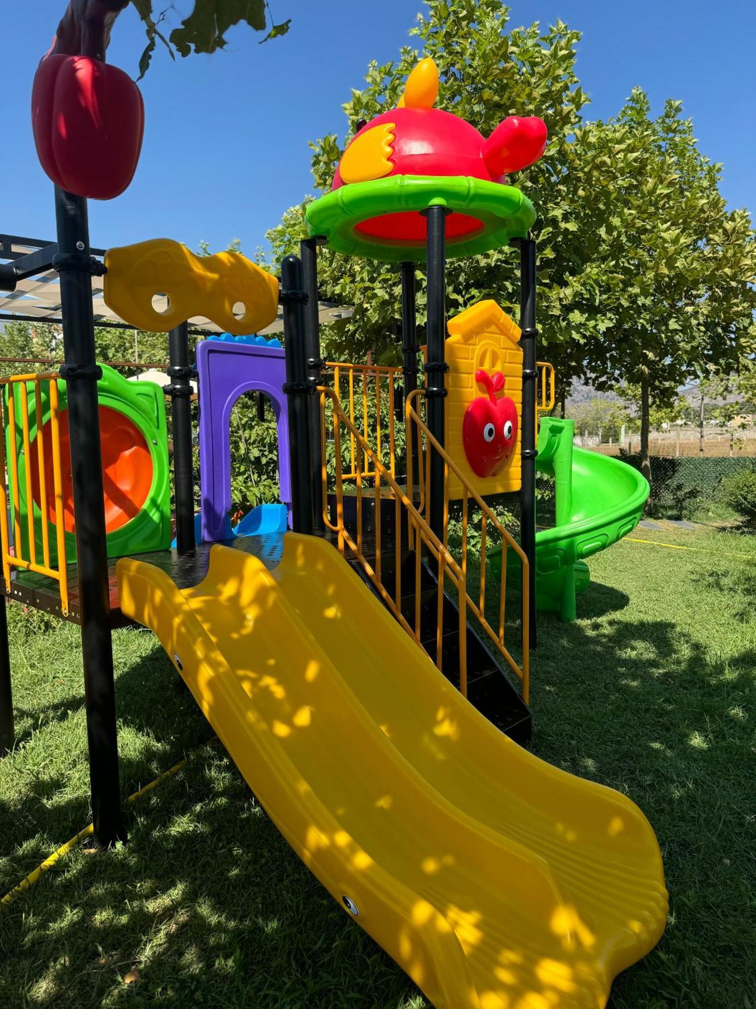 Hotel Qetesia-Te Indriti Velipoje Bagian luar foto
