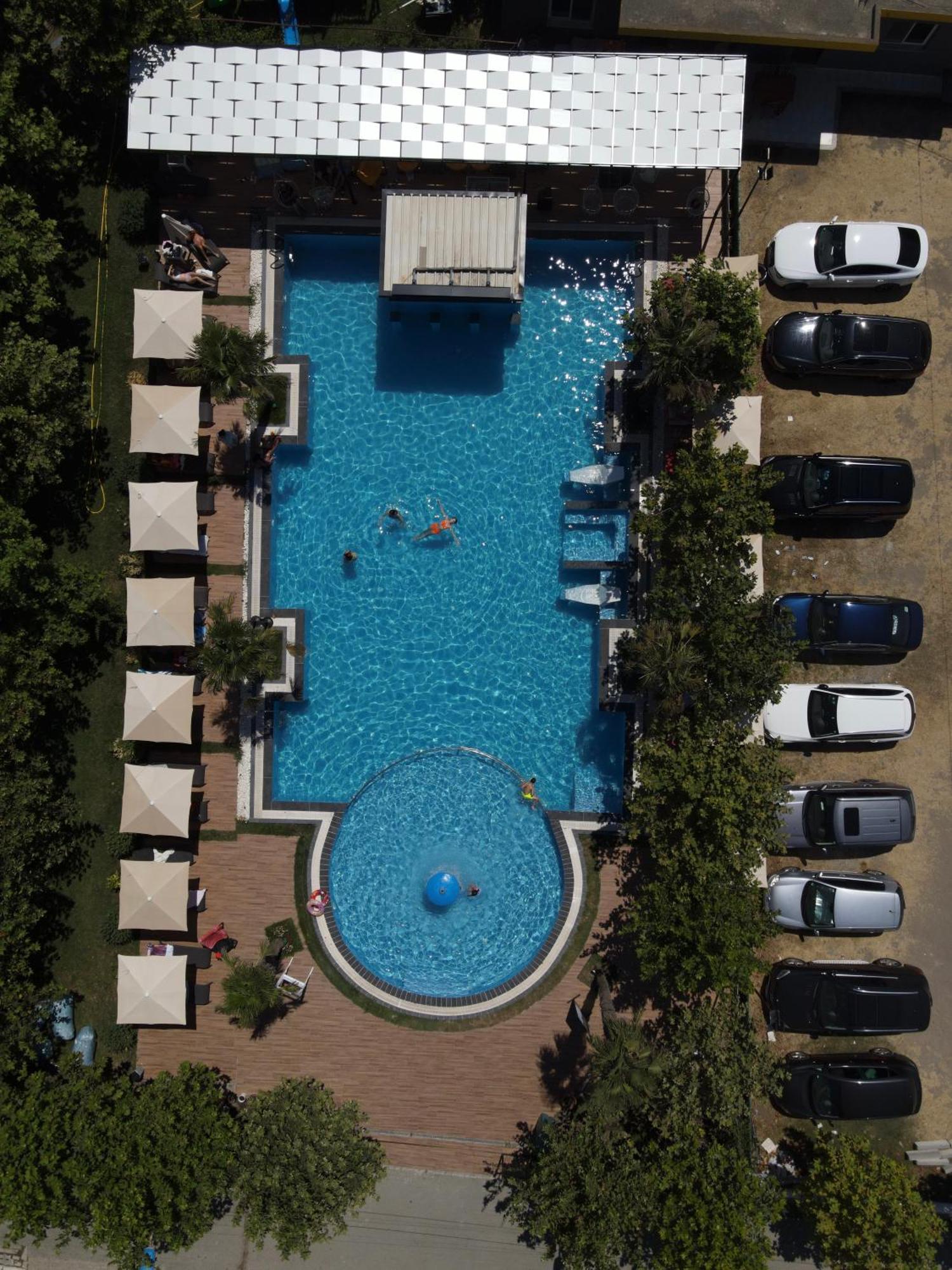 Hotel Qetesia-Te Indriti Velipoje Bagian luar foto