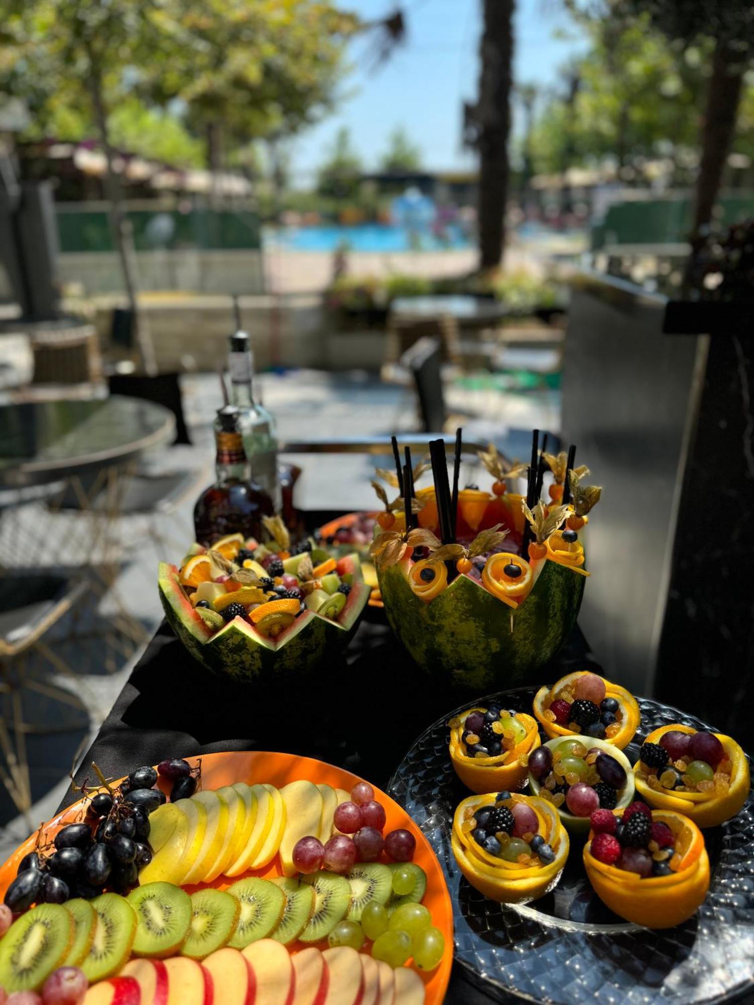 Hotel Qetesia-Te Indriti Velipoje Bagian luar foto